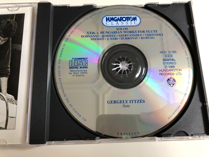 Solos / 20th c. Hungarian Works for Flute / Dohnányi, Jemnitz, Szervánszky, Vidovszky, Szemző, J. Sári, Dubrovay, Kurtág / Gergely Ittzés flute / Hungaroton Classic / HCD 31785 / Audio CD 1999 (5991813178527)
