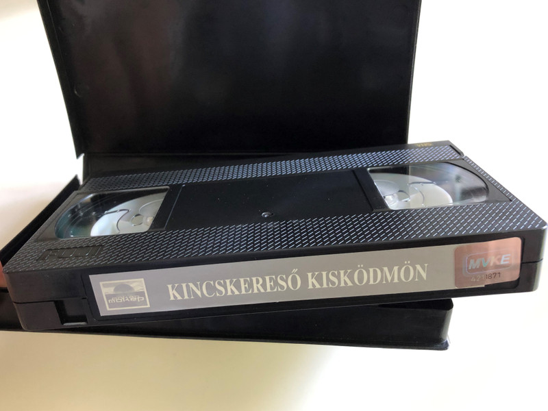 Kincskereső Kisködmön VHS The Magic Jacket / Directed by Szemes Mihály / Starring: Szűcs Gábor, Bihari József, Gruber István / Tündérkalandok és az Óbánya Rejtelmei / Klasszikusok Videón (KiskodmonVHS)