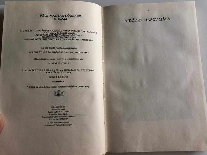 Kriza-Kódex 1532 / A nylevemlék hasonmása és betűhű átirata / Magyar Nyelvtudományi Társaság 1988 / Régi Magyar Kódexek 5. szám / Old hungarian Codex transcript (9634621805)
