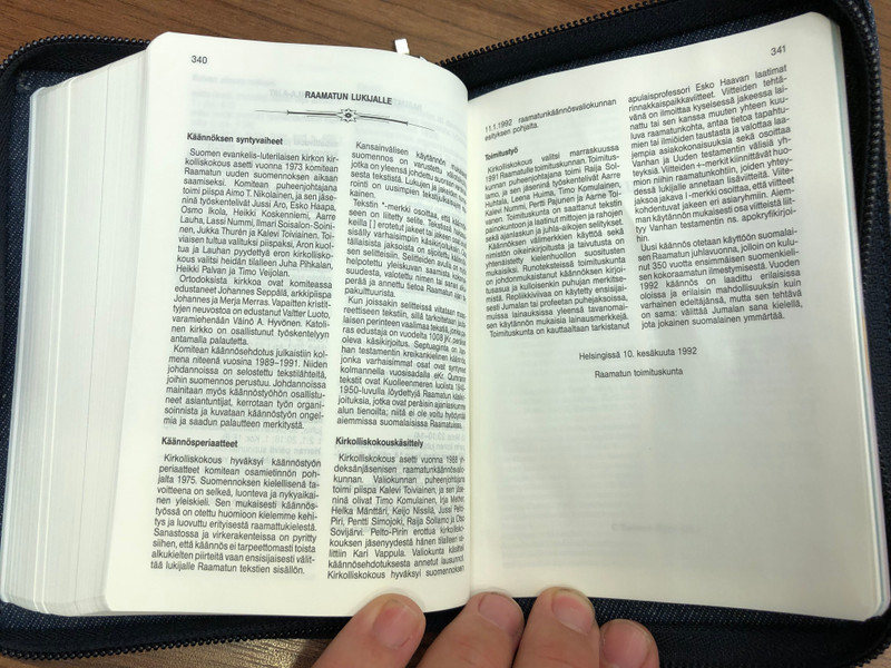 Raamattu / Finnish Language Holy Bible / Jeans Cover with zipper / Piplia - Suomen Pipliaseura 2018 / 5th edition (9789515774514)