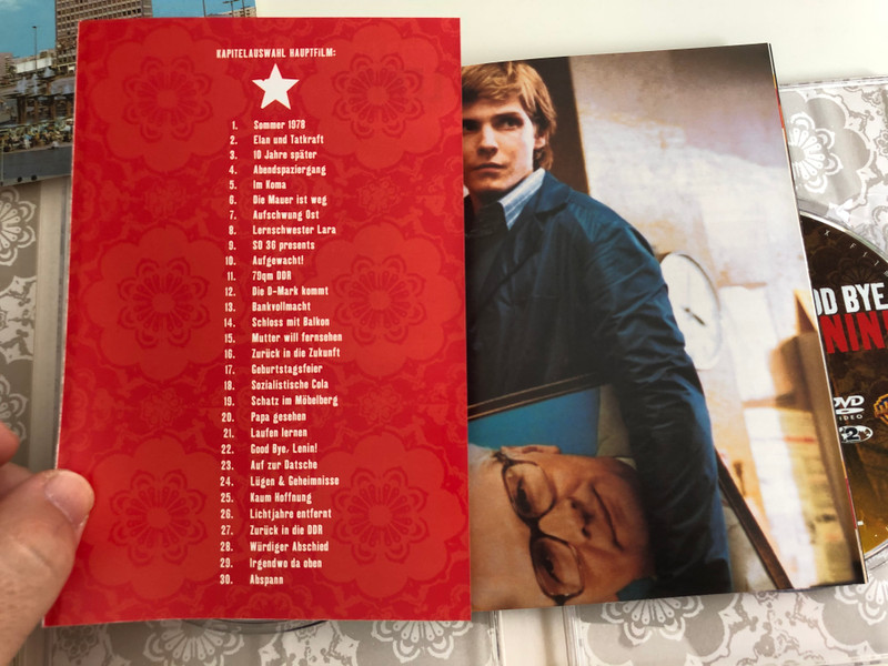 Good bye Lenin! DVD 2003 / Deluxe 3 Disc Edition / Directed by Wolfgang Becker / Starring: Daniel Brühl, Katrin Saß, Chulpan Khamatova, Maria Simon, Alexander Beyer / Exquisit - Ausgabe (7321921956546)