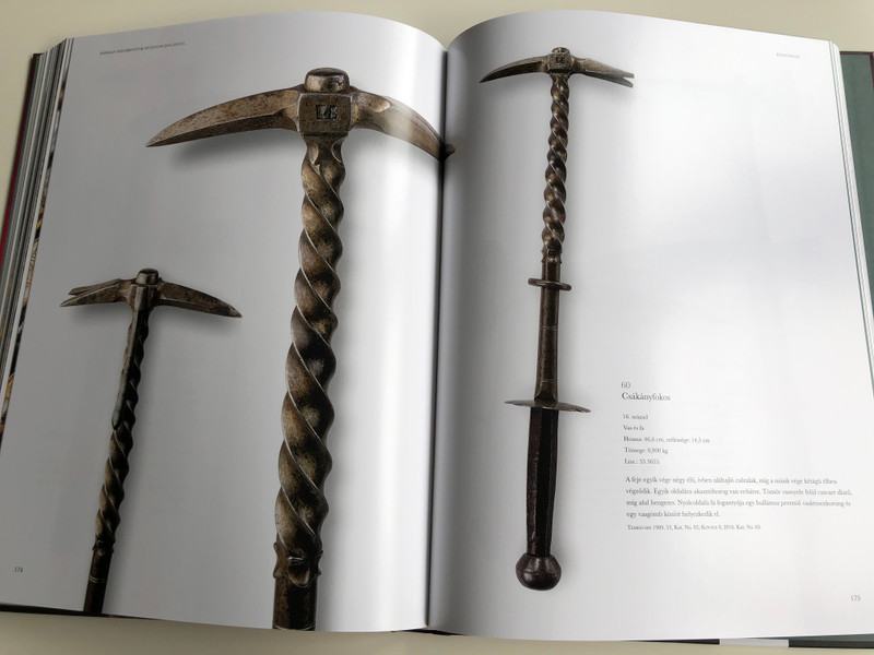 Hárman sem birnátok súlyos buzogányát... by Kovács S. Tibor / Válogatás a Magyar Nemzeti Múzeum sújtófegyvereiből / A Selection of striking weapons of the Hungarian National Museum / Martin Opitz 2019 / Hardcover (9789639987487)