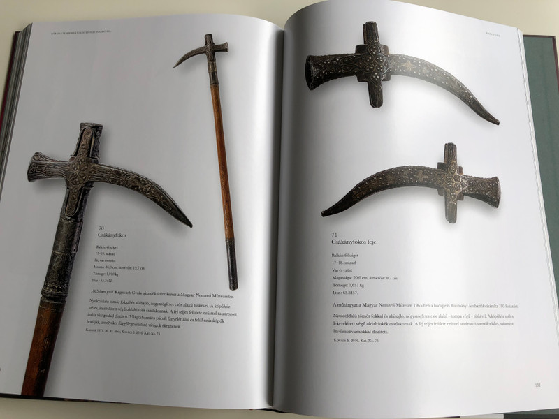 Hárman sem birnátok súlyos buzogányát... by Kovács S. Tibor / Válogatás a Magyar Nemzeti Múzeum sújtófegyvereiből / A Selection of striking weapons of the Hungarian National Museum / Martin Opitz 2019 / Hardcover (9789639987487)