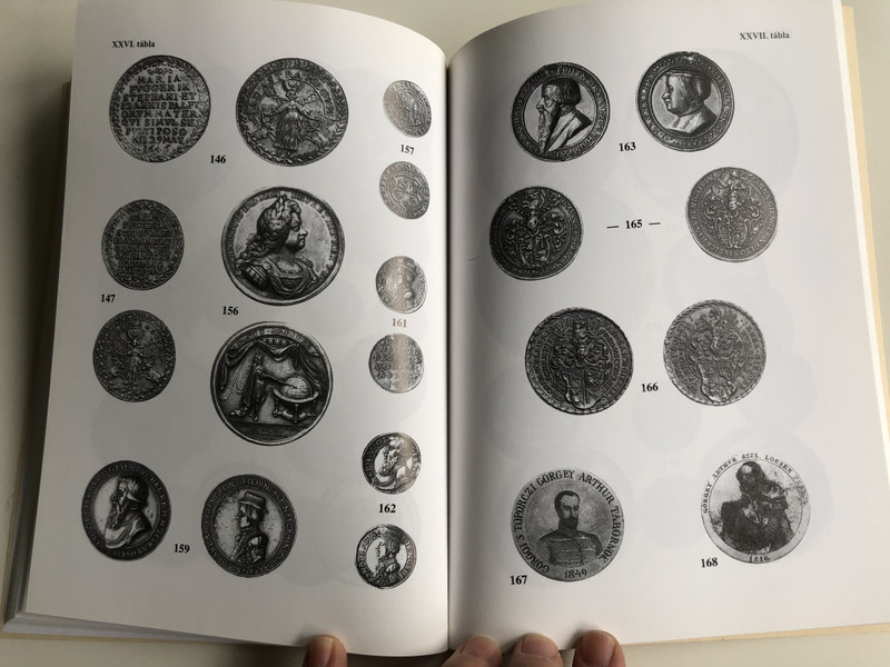 Személyi érmek by Huszár Lajos / Personal coins, medals / Bibliotheca Humanitatis Historica / Magyar Nemzeti Múzeum 1999 / Paperback (963-742184X)
