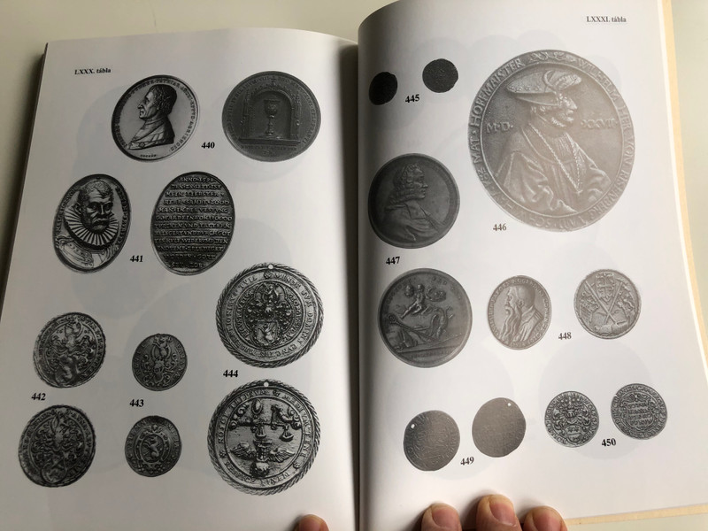 Személyi érmek by Huszár Lajos / Personal coins, medals / Bibliotheca Humanitatis Historica / Magyar Nemzeti Múzeum 1999 / Paperback (963-742184X)