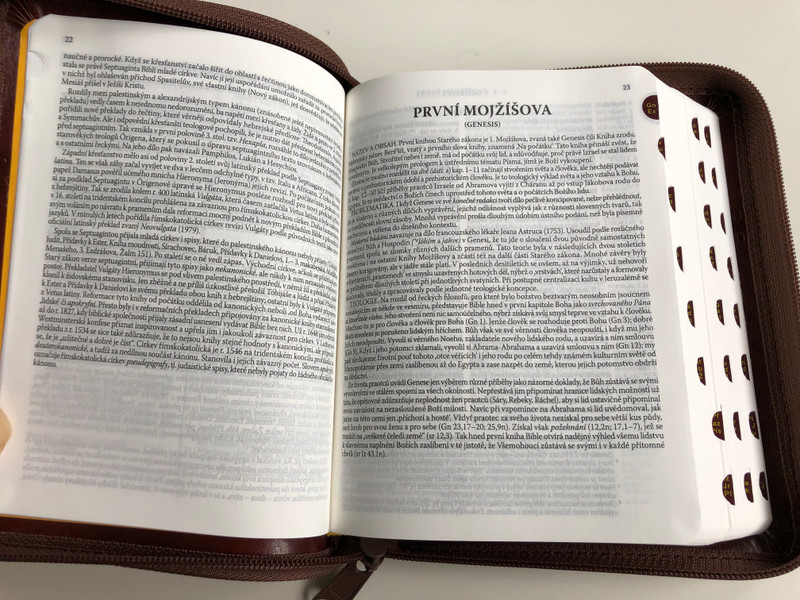 Leather Bound Bible in Czech language - Ecumenical translation / Brown with zipper & thumb index / Pismo Svaté Starého a Nového Zakona / Český Ekumenický překlad / Česká biblicka společnost 2015 (9788075450036)