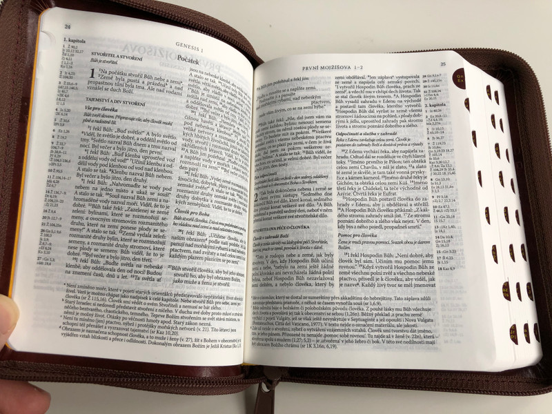 Leather Bound Bible in Czech language - Ecumenical translation / Brown with zipper & thumb index / Pismo Svaté Starého a Nového Zakona / Český Ekumenický překlad / Česká biblicka společnost 2015 (9788075450036)