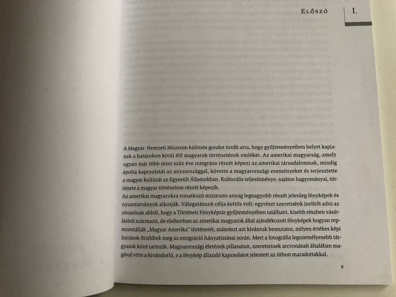 Fényképek "Magyar Amerikából" by Tomsics Emőke / Az Amerikai magyarság adományai a Magyar Nemzeti Múzeumban / Hungarian immigrants to US, historical photos / Magyar Nemzeti Múzeum / Paperback (MagyarAmerika)