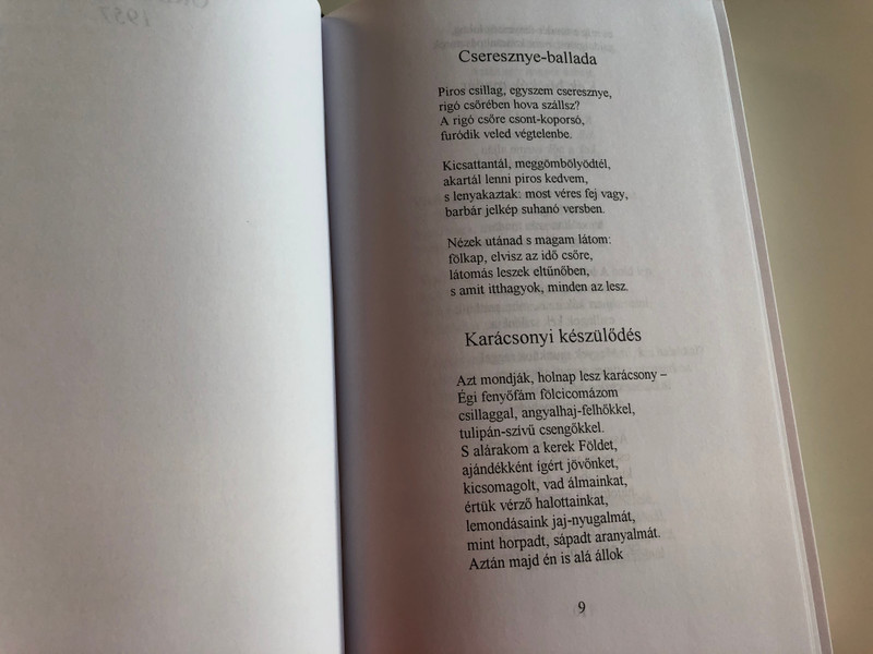 Föld, nyitott sebem by Csoóri Sándor / Összegyűjtött versek CD-Melléklettel / Selection of Poems in Hungarian language by Sándor Csoóri / Nap Kiadó 2010 / Hardcover (9789639658806)