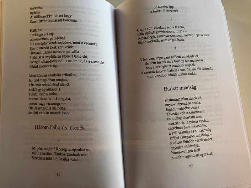 Föld, nyitott sebem by Csoóri Sándor / Összegyűjtött versek CD-Melléklettel / Selection of Poems in Hungarian language by Sándor Csoóri / Nap Kiadó 2010 / Hardcover (9789639658806)