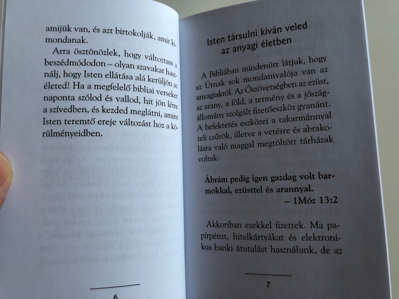  A Teremtő ereje az anyagi életben by Charles & Annette Capps / Hungarian translation of God's Creative Power for Financies / Translation by Szöllősi Tibor / Amana 7 kiadó 2004 / Paperback (9638641088)