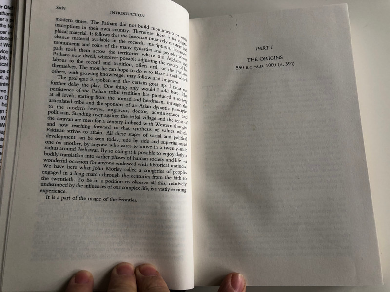 The Pathans by Sir Olaf Caroe / With an epilogue on Russia / Oxford in Asia Historical Reprints / Oxford University Press 2019 / Hardcover (978-0195772210)