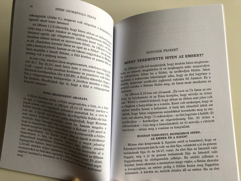 Isten örökkévaló terve by Watchman Nee / God's Eternal Plan in Hungarian language / A gyülekezet döntő szerepe Isten vágyának megvalósításában / Élet folyama Alapítvány (Living Stream Ministry) 2002 / Paperback (0736307672)