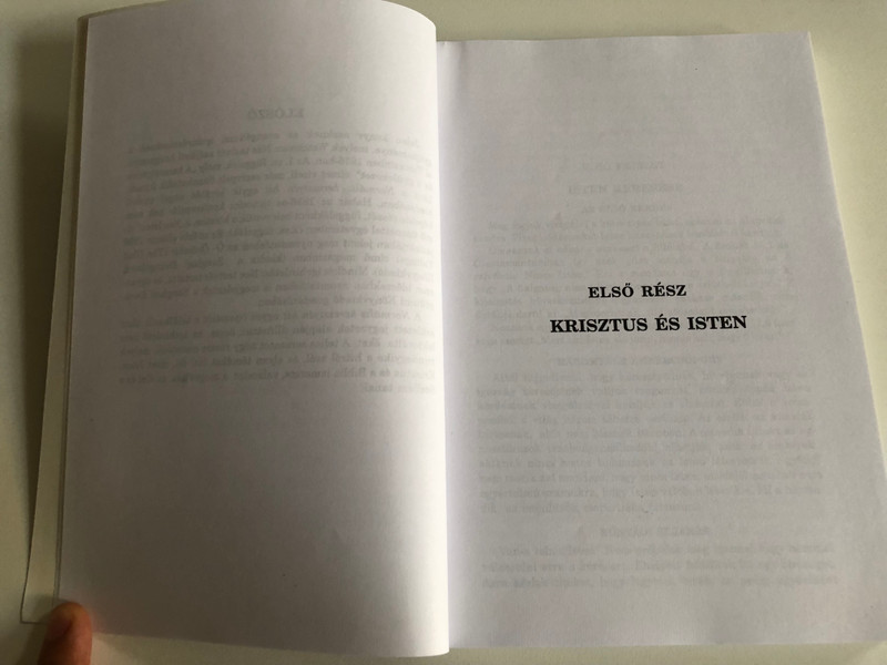 A Normális Keresztyén Hit by Watchman Nee / Isten és élet - Krisztusban / Hungarian edition of The Normal Christian Faith / Living Stream Ministry 1999 / Az Élet Folyama Alapítvány / Paperback (9780736305617)