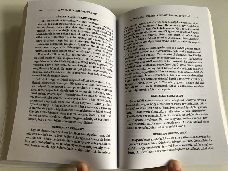A Normális Keresztyén Hit by Watchman Nee / Isten és élet - Krisztusban / Hungarian edition of The Normal Christian Faith / Living Stream Ministry 1999 / Az Élet Folyama Alapítvány / Paperback (9780736305617)