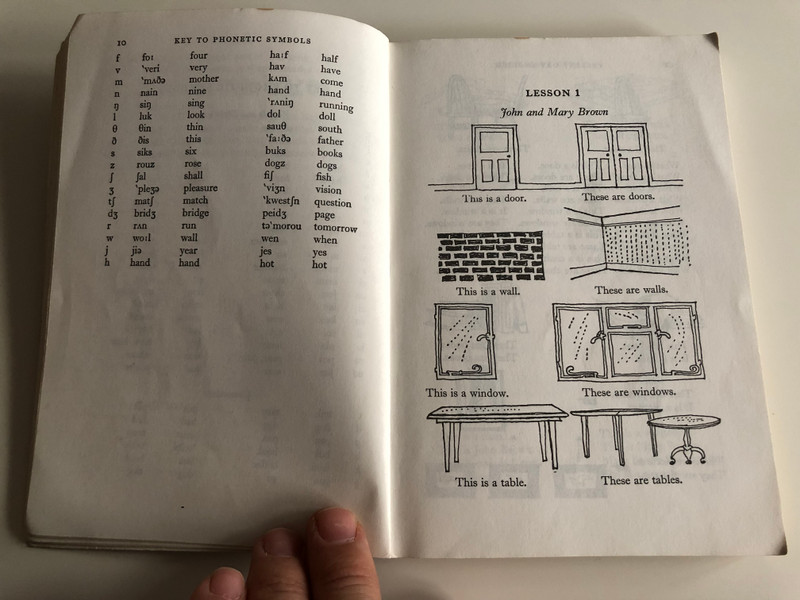 Present day English for foreign Students BOOK 1 by E. Frank Candlin / Hodder and Stoughton 1975 / Paperback / 10th impression / Illustrations by Bill Burnard (0340090154)