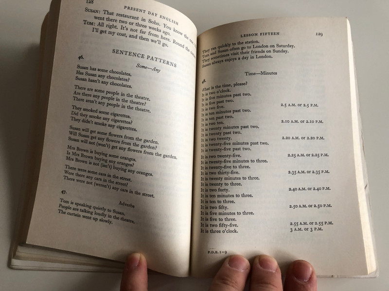 Present day English for foreign Students BOOK 1 by E. Frank Candlin / Hodder and Stoughton 1975 / Paperback / 10th impression / Illustrations by Bill Burnard (0340090154)