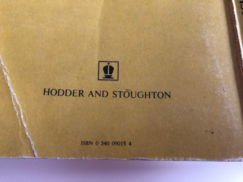 Present day English for foreign Students BOOK 1 by E. Frank Candlin / Hodder and Stoughton 1975 / Paperback / 10th impression / Illustrations by Bill Burnard (0340090154)