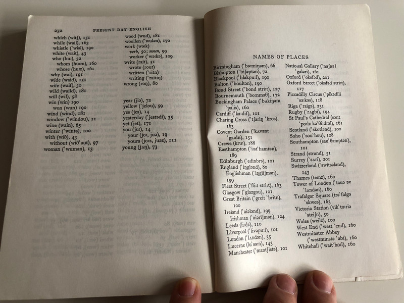 Present day English for foreign Students BOOK 1 by E. Frank Candlin / Hodder and Stoughton 1975 / Paperback / 10th impression / Illustrations by Bill Burnard (0340090154)