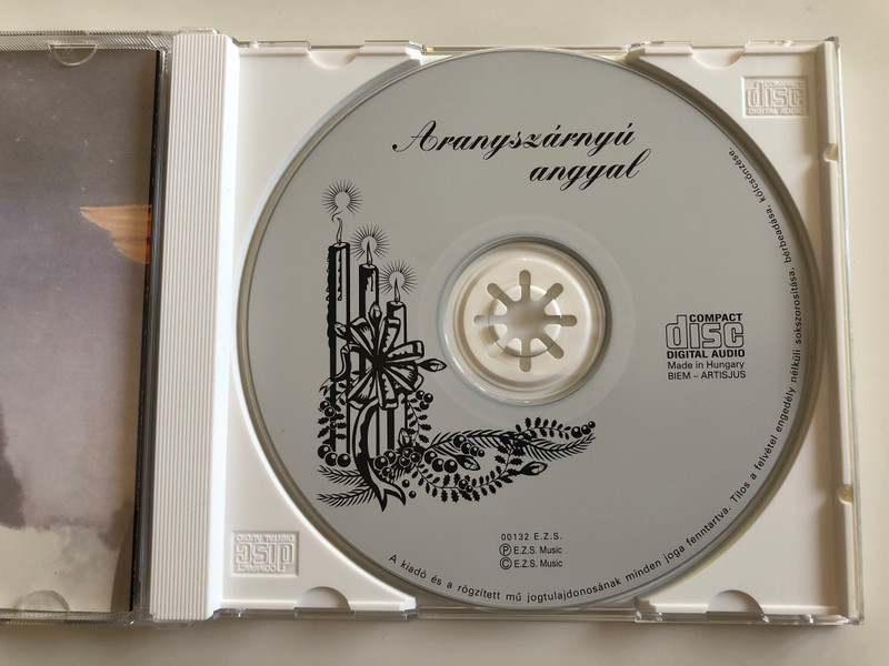 Aranyszárnyú Angyal - Karácsonyi Énekek / Gold winged Angel - Hungarian Christmas Songs CD / E.Z.S. Music Audio CD / 00132 E.Z.S. 