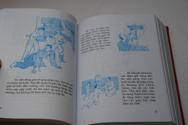 Christian martyrs of Vietnam / Illustrated book / Truyện tranh - Các thánh tử đạo việt nam / Hardcover 2013 / Illustrations by Thay Lian / Text by Giuse Pham Duc Tuan (3070100013802)