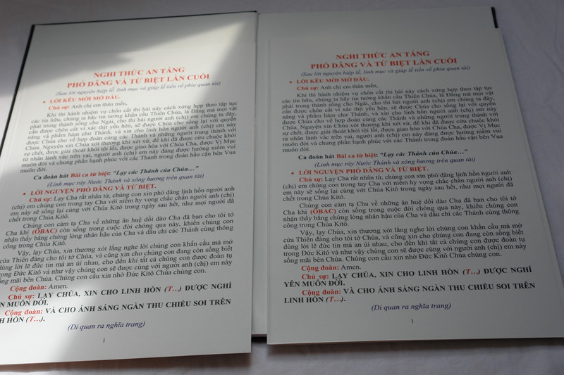 Nghi thức an táng / Vietnamese Christian Funeral Ceremony - Burial Rites / Hardcover 2015 / Dong Nai Publishing House (VietFuneralRites)