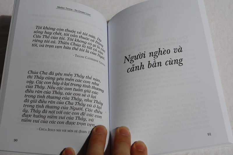 Me Teresa - No Greater Love (Vietnamese Edition) / Bién dich: Bich Nga - Ngoc Sáu Tren ca Tinh yeu / First News / Paperback 2016 (9786045829806)