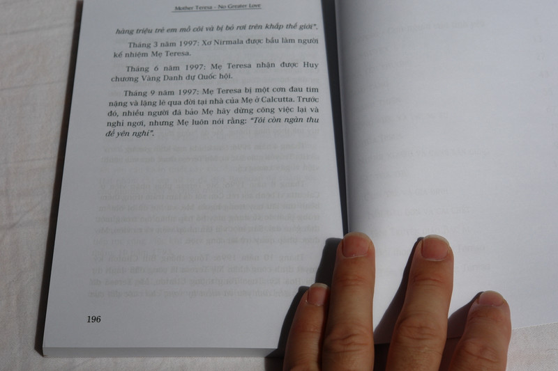 Me Teresa - No Greater Love (Vietnamese Edition) / Bién dich: Bich Nga - Ngoc Sáu Tren ca Tinh yeu / First News / Paperback 2016 (9786045829806)