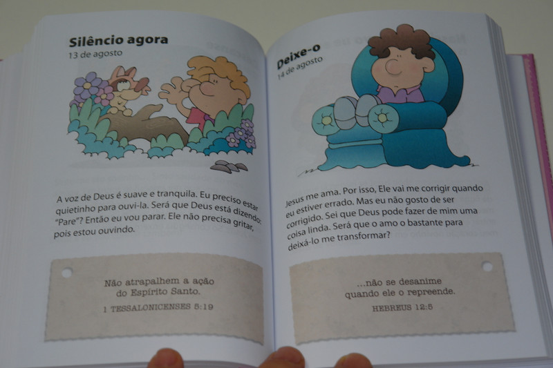 Jesus Wants All of Me by Phil A. Smouse / Portuguese Language Edition For Girls / Tudo Para Ele. Jesus Quer Tudo de Mim Em Portugues do Brasil (9781604859966)