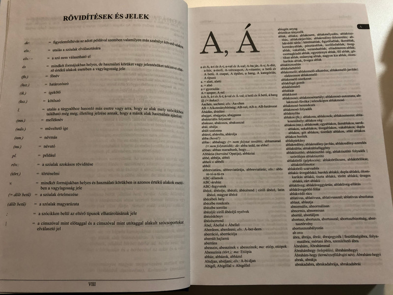 Magyar helyesírási szótár / Hungarian spelling dictionary / According to the rules of the Hungarian Scientific Academy / A MTA helyesírásai szerint / Akadémiai kiadó (9789630598231)