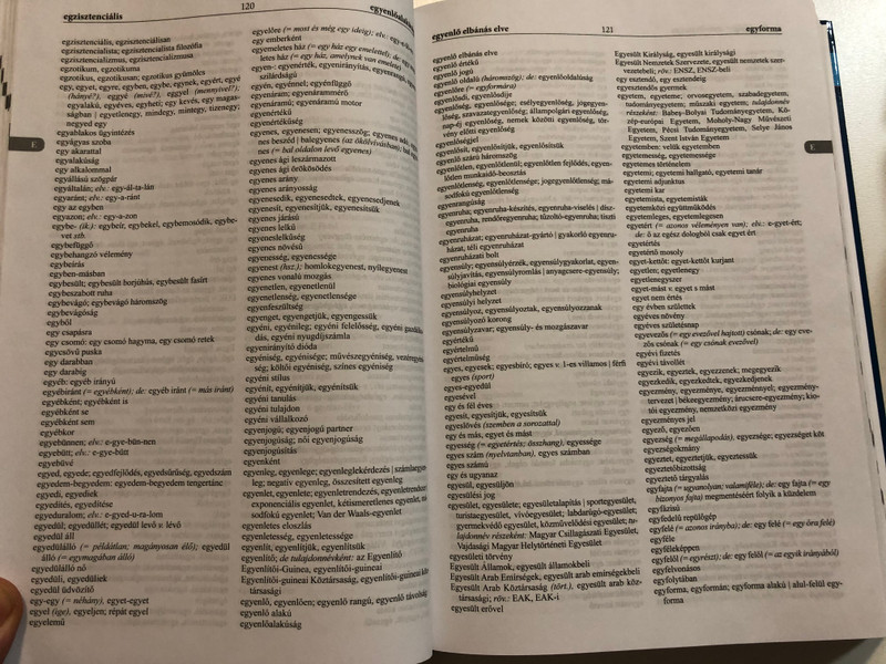 Magyar helyesírási szótár / Hungarian spelling dictionary / According to the rules of the Hungarian Scientific Academy / A MTA helyesírásai szerint / Akadémiai kiadó (9789630598231)