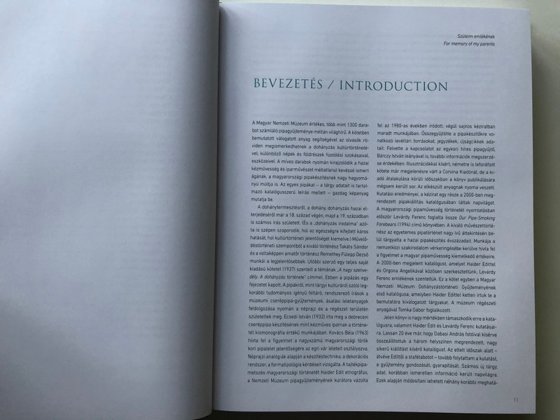 History in Pipe Smoke by Ridovics Anna / Történelem Pipafüstben / Selection from the Pipe collection of the Hungarian National Musem / Martin Opitz kiadó 2019 / Hungarian-English Bilingual Hardcover Book (9789639987616)