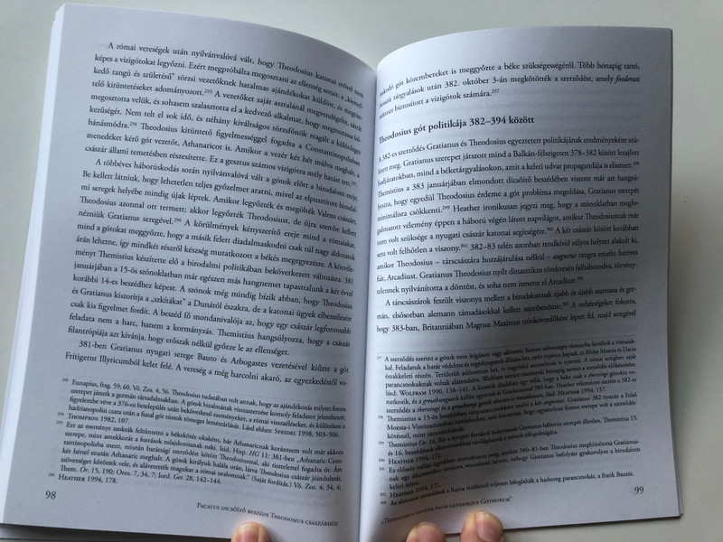 Pacatus dicsőítő beszéde Theodosius császárhoz by Székely Melinda / Martin Opitz kiadó / Paperback / Pacatus's glorifying speech to Emperor Theodosius (9789639987531)
