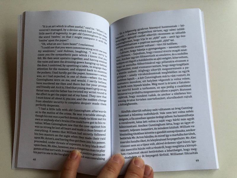 Sherlock Holmes: A reigate-i urak, Az Apátság major - Két novella angolul és magyarul nyelvtanulóknak by Arthur Conan Doyle / Tinta Könyvkiadó / 2 Sherlock Holmes novels in English and Hungarian (9789634090380) 