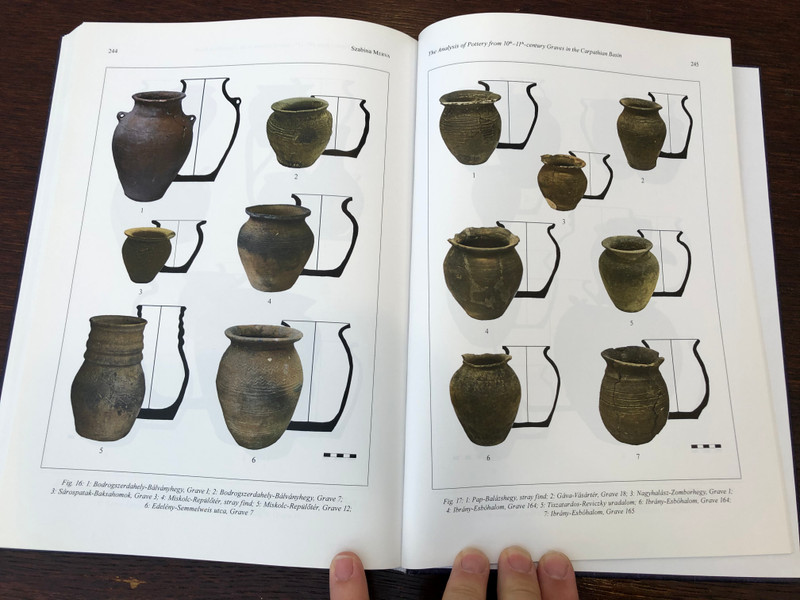 Avars, Bulgars and Magyars on the Middle and lower Danube by Lyudmila Doncheva-Petkova - Csilla Balogh - Attila Türk / Archeolingua / Pázmány Péter Catholic University 2014 (9789639911550)