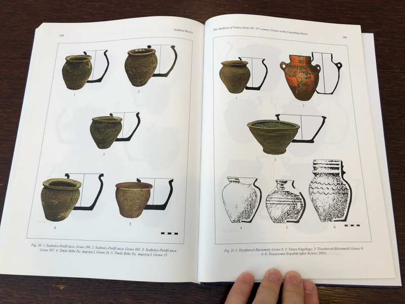 Avars, Bulgars and Magyars on the Middle and lower Danube by Lyudmila Doncheva-Petkova - Csilla Balogh - Attila Türk / Archeolingua / Pázmány Péter Catholic University 2014 (9789639911550)