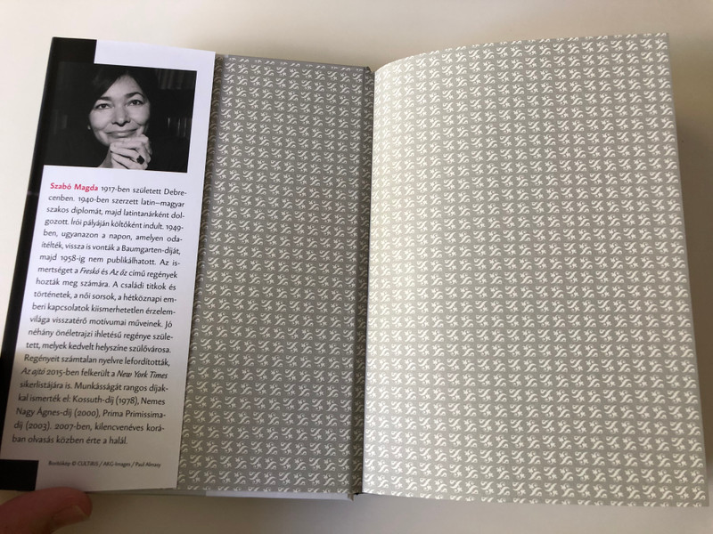 Az őz by Szabó Magda / The deer - Hungarian Novel / Jaffa Kiadó 2016 / Hardcover / "Az én valódi arcom sokkal szörnyűbb, mint akit festeni szoktam magamnak" (9786155609534)