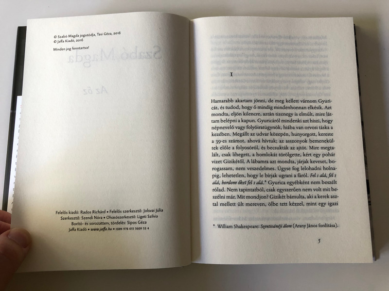 Az őz by Szabó Magda / The deer - Hungarian Novel / Jaffa Kiadó 2016 / Hardcover / "Az én valódi arcom sokkal szörnyűbb, mint akit festeni szoktam magamnak" (9786155609534)