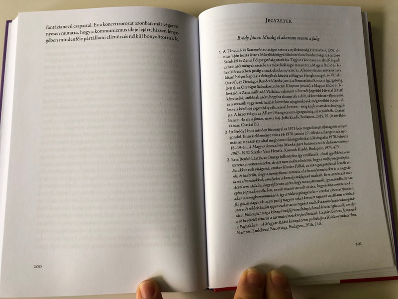 Nekem írod a dalt by Csatári Bence / A könnyűzenei Cenzúra a Kádár-Rendszerben / Censorship in Popular Music in Socialist Hungary / Jaffa kiadó 2017 / Hardcover (9786155715976)
