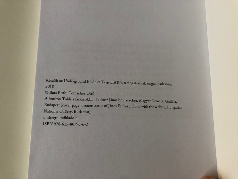 Arany János - Toldi / Bilingual Hungarian - English Edition / Bars Sándor, Tomschey Ottó / Magyar - angol kétnyelvű kiadás / Underground kiadó 2018 / Paperback (9786158079662)