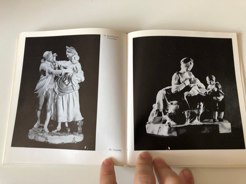 A bécsi porcelán - Porcelain from Vienna by Tasnádiné Marik Klára / Corvina kiadó 1971 / Hardcover (9631324125)