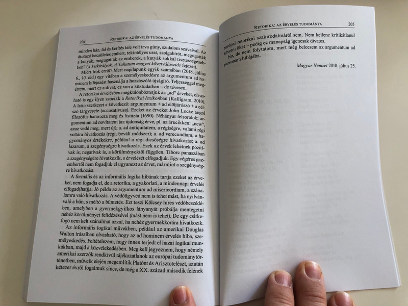 A gondolatokhoz odataláló nyelv by Adamikné Jászó Anna / Nyelvművelő írások a harmadik évezred elejéről / Tinta könyvkiadó 2020 / Paperback / Az Ékesszólás Kiskönyvtára 71. / Hungarian Linguistic writings from the beginning of the third millennium (9789634092513)