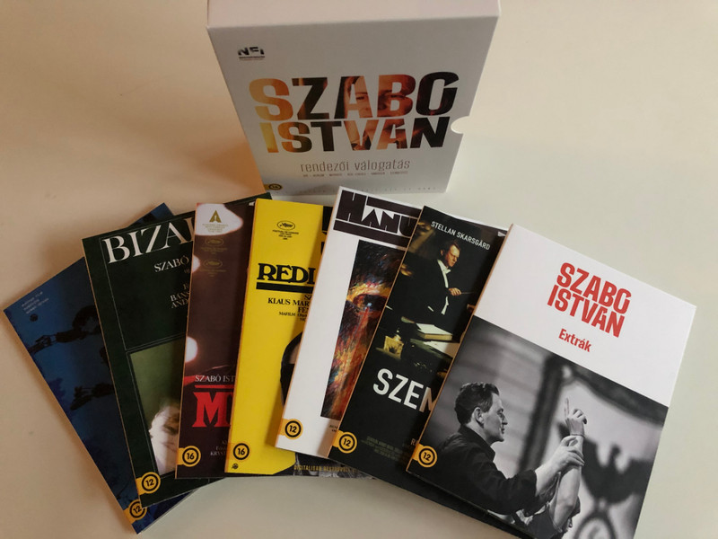 Szabó István rendezői válogatás - 7 DVD Collector's Box 2020 / 1. Father 2. Bizalom 3. Mephisto 4. Colone Redl 5. Hanussen 6. Taking Sides 7. Bonus features / 1. Apa 2. Bizalom 3. Mephisto 4. Redl ezredes 5. Hanussen 6. Szembesítés 7. Extrák 
Made in Hungary
UPC 5999887816550