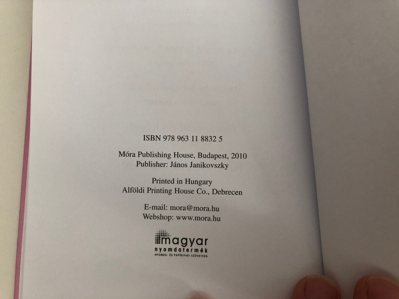 Be Glad It's a Girl - Éva Janikovszky / English edition Örülj, hogy lány / Illustrated by László Réber / Móra Publishing House 2010 (9789631188325)