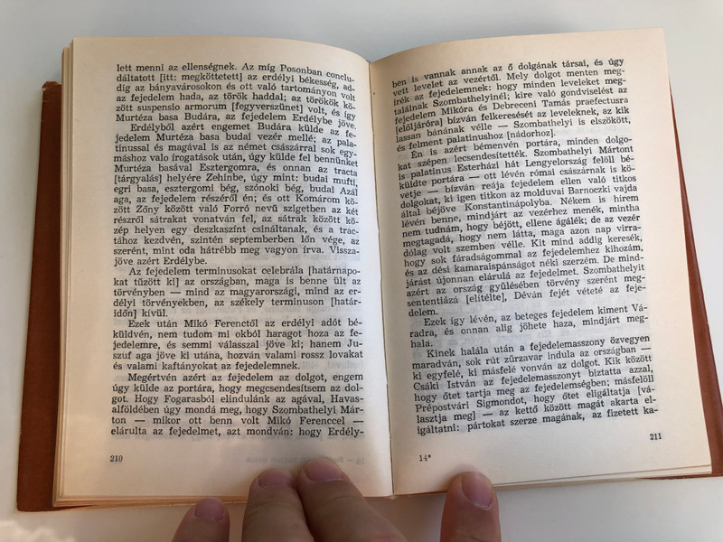 Urunk élete by Charles Dickens / Hungarian edition of The Life of Our Lord / Pán könyvkiadó 1989 / Translated by D. Guti Erzsi / Hardcover (9630272547)