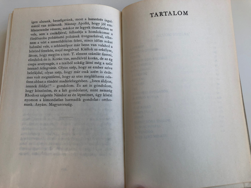 Alvók futása - Zeusz küszöbén by Szabó Magda / Magvető - Szépirodalmi könyvkiadó 1976 / Two novels in Hungarian / Hardcover / MA 5601-59 5602-55 / SZ2520-h-7677 (9632703111)