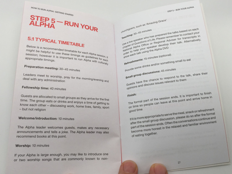 How to Run Alpha - Getting Started / Who should I invite? - Where should I start / An Alpha course training resource - English edition / Alpha International 2014 / Paperback (9789810855802)