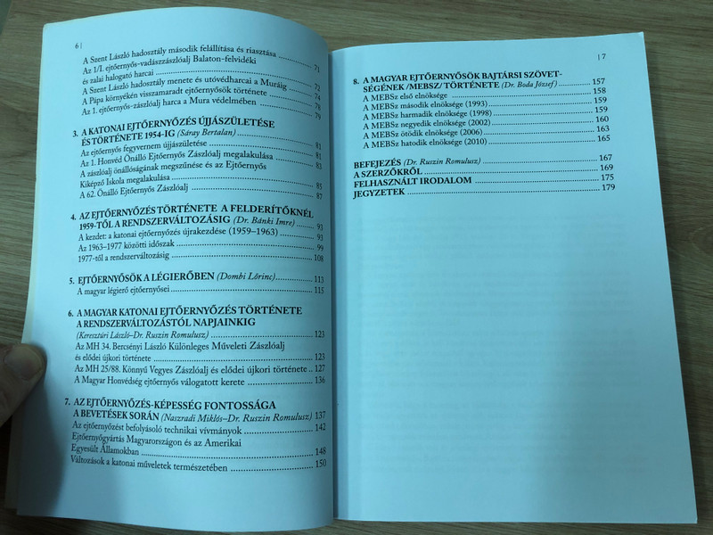Levegőből harcba - A magyar katonai ejtőernyőzés története és változó feladatrendszere by Dr. Boda József, Dr. Ruszin Romulusz / HM Zrínyi Kiadó 2015 / Paperback / The history of Hungarian military parachuting (9789633275368)