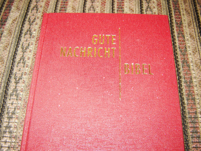 German Bible for the Family / Sparkly Burgundy Linenbound Luxury Cover, with Gold edges and protective box