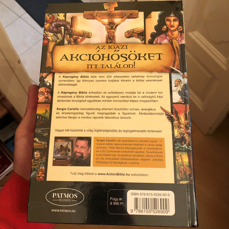 Hungarian language Action Bible / Képregény Biblia / Hardcover / Comic illustrated by Sergio Cariello / Több mint 200 elbeszélés a Bibliából / Magyar Action Bible / Patmos Records 2019 (9786155526909)